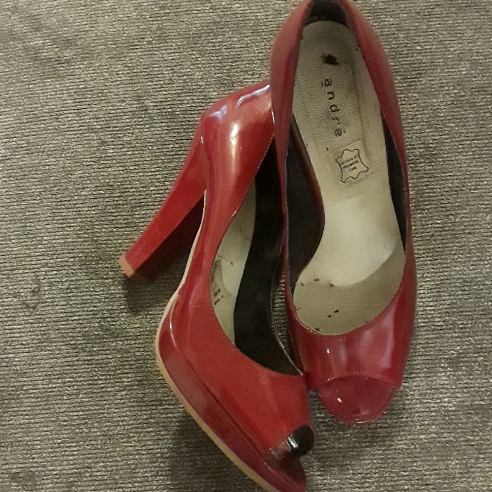 Shoe